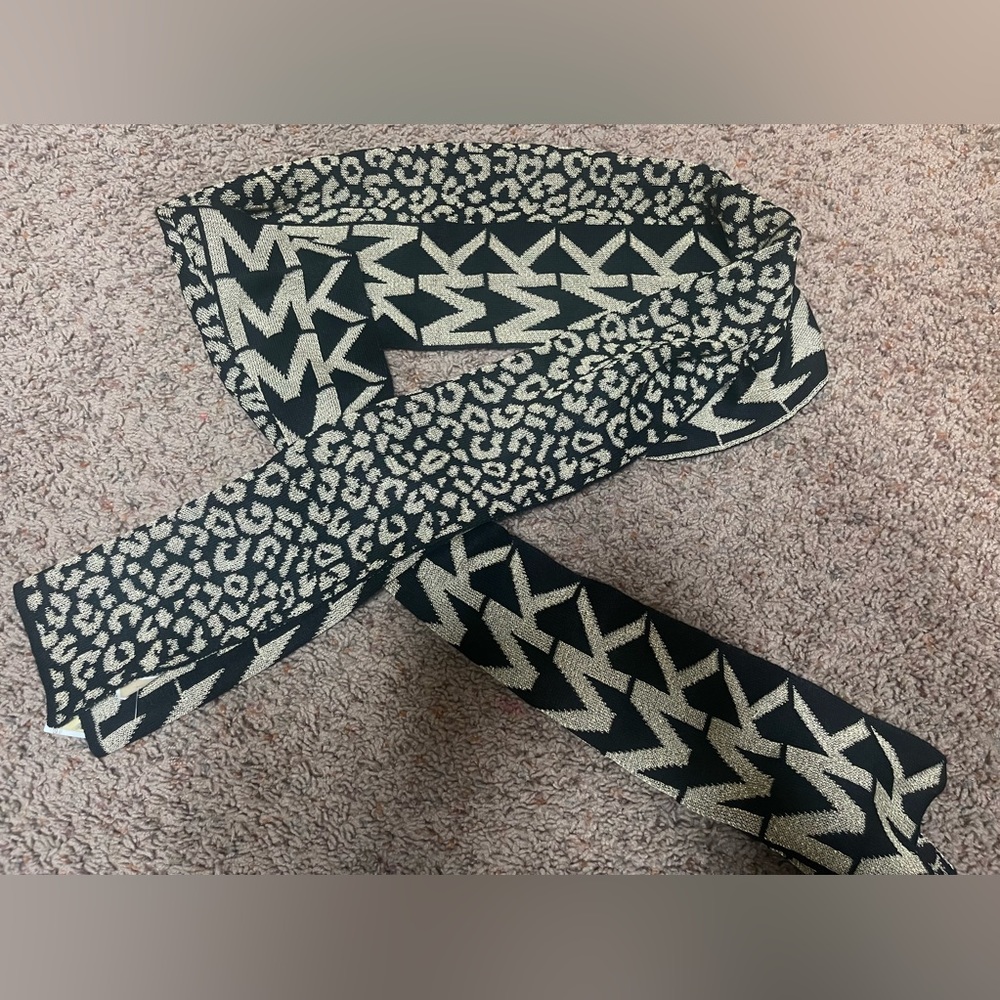 New Michael Kors scarf.Gold/Black signature glitter sparkle /leopard colors.